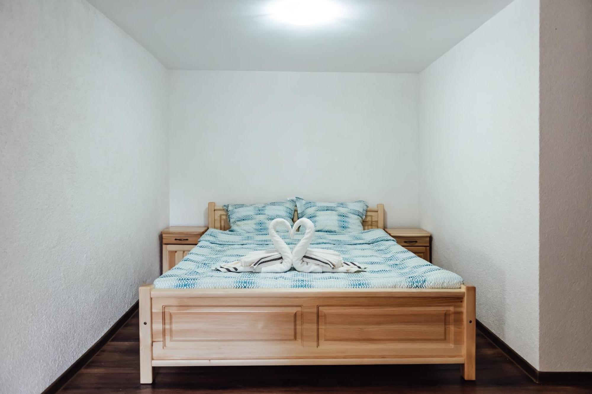 Guesthouse Juli サパレヴァ・バニャ エクステリア 写真
