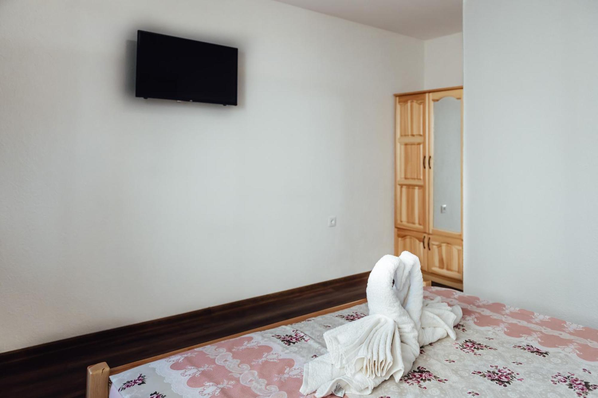 Guesthouse Juli サパレヴァ・バニャ エクステリア 写真