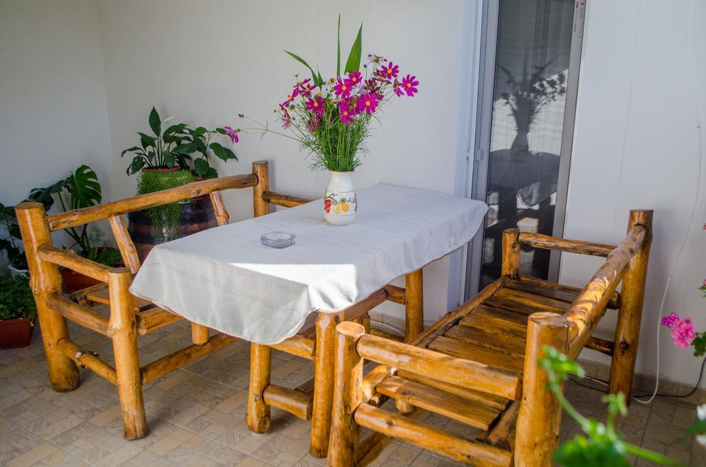 Guesthouse Juli サパレヴァ・バニャ エクステリア 写真