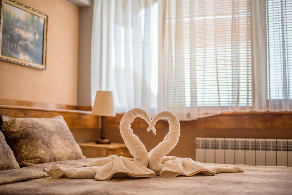 Guesthouse Juli サパレヴァ・バニャ エクステリア 写真